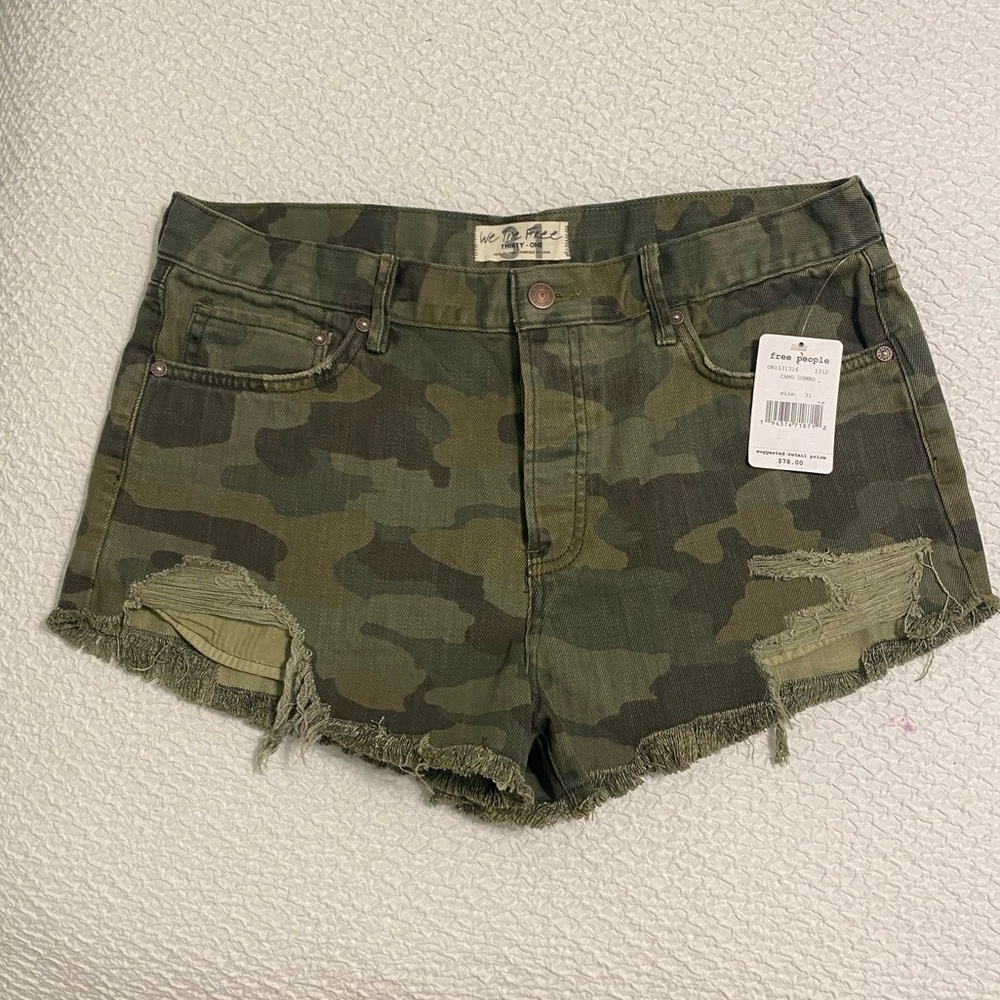 NWT Camo Free People Distressed Shorts